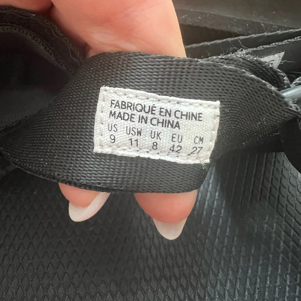 Suicoke men’s black stylish sandals